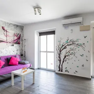 https://apartamento-completo-centro-de-cadiz-exterior-y-wifi.es-andalucia.com